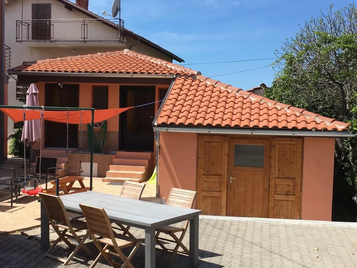 Robbin Met Airco Wifi En Zwembad Διαμέρισμα Novigrad Istria
